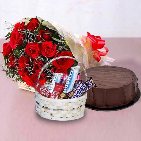 choclate Gift basket cake flowers